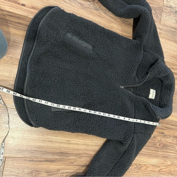 Abercrombie & Fitch Sherpa Half Zip Leather Trim Sweatshirt - Picture 9 of 11